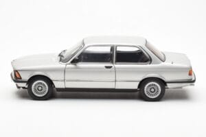 BMW 323i E21 Aspen Silver AUTOart 1:18 80430433552 Diecast — photo 4 of 8