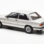 BMW 323i E21 Aspen Silver AUTOart 1:18 - image 7 of 8