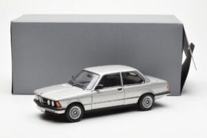 BMW 323i E21 Aspen Silver AUTOart 1:18 80430433552 Diecast — photo 8 of 8