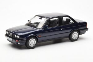 BMW 325i E30 Blue Metallic Norev 1:18 183201