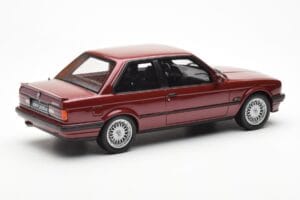 BMW 325i E30 Bordeaux Metallic Otto 1:18 OT102 Resin — photo 2 of 6