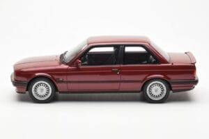 BMW 325i E30 Bordeaux Metallic Otto 1:18 OT102 Resin — photo 3 of 6
