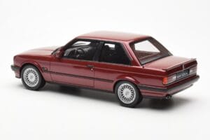 BMW 325i E30 Bordeaux Metallic Otto 1:18 OT102 Resin — photo 5 of 6
