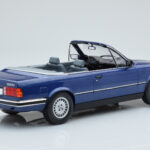 BMW 325i E30 Convertible Blue MCG 1:18 - image 2 of 5
