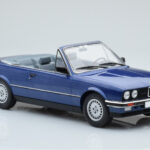 BMW 325i E30 Convertible Blue MCG 1:18 - image 3 of 5