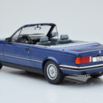 BMW 325i E30 Convertible Blue MCG 1:18 - image 4 of 5