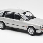BMW 325i E30 Touring Silver Norev 1:18 183216 - image 4 of 6