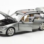 BMW 330i E91 Touring Grey Metallic Kyosho 1:18 - image 2 of 8