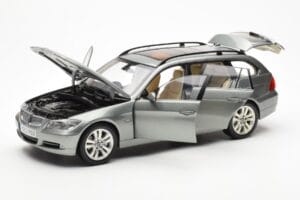 BMW 330i E91 Touring Grey Metallic Kyosho 1:18 80430394359 Diecast — photo 2 of 8