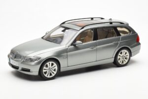 BMW 330i E91 Touring Grey Metallic Kyosho 1:18 80430394359