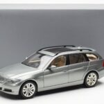 BMW 330i E91 Touring Grey Metallic Kyosho 1:18 - image 8 of 8