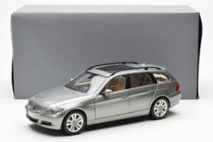 BMW 330i E91 Touring Grey Metallic Kyosho 1:18 80430394359 Diecast — photo 8 of 8