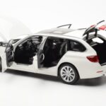 BMW 335i F31 Touring Alpine White Paragon 1:18 - image 5 of 8