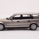 BMW 530i E34 Touring Grey Metallic MCG 1:18 - image 3 of 6
