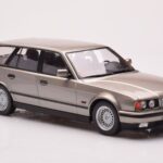 BMW 530i E34 Touring Grey Metallic MCG 1:18 - image 4 of 6