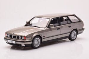 BMW 530i E34 Touring Grey Metallic MCG 1:18 MCG18330
