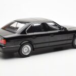 BMW 540i E34 Black Metallic MCG 1:18 - image 2 of 6
