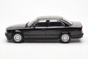 BMW 540i E34 Black Metallic MCG 1:18 MCG18157 Diecast — photo 3 of 6