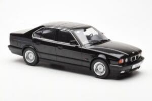 BMW 540i E34 Black Metallic MCG 1:18 MCG18157 Diecast — photo 4 of 6