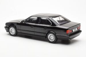 BMW 540i E34 Black Metallic MCG 1:18 MCG18157 Diecast — photo 5 of 6