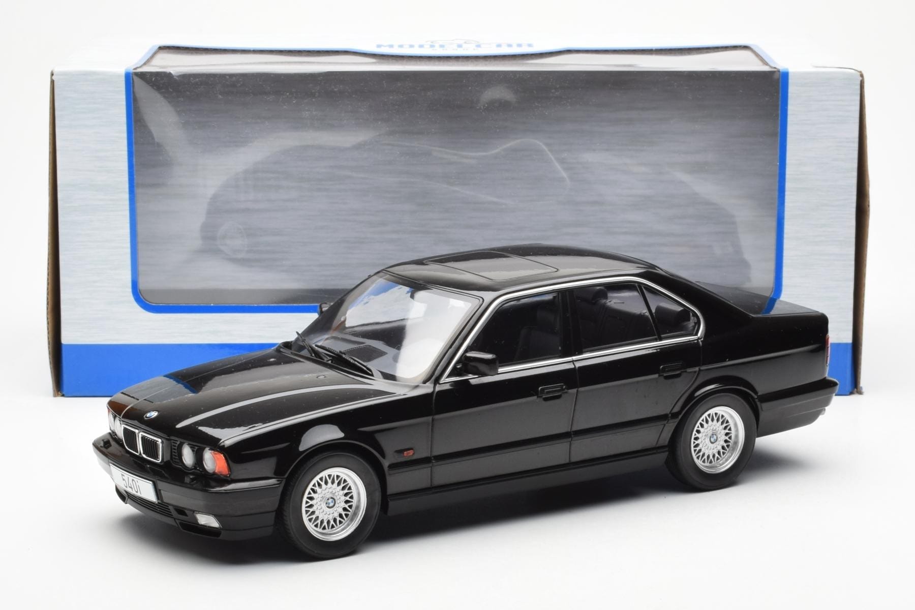 BMW 540i E34 Black Metallic MCG 1:18 MCG18157 Diecast — photo 6 of 6