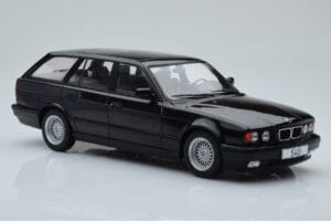BMW 540i E34 Touring Black Metallic MCG 1:18 MCG18329 Diecast — photo 4 of 6