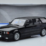 BMW 540i E34 Touring Black Metallic MCG 1:18 - image 6 of 6