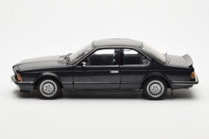 BMW 635 CSi E24 Diamant Black Metallic AUTOart 1:18 70521 Diecast — photo 4 of 8