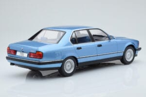BMW 7 Series E32 730i Blue MCG 1:18 MCG18160 Diecast — photo 2 of 5