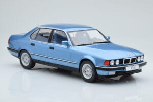 BMW 7 Series E32 730i Blue MCG 1:18 MCG18160 Diecast — photo 3 of 5