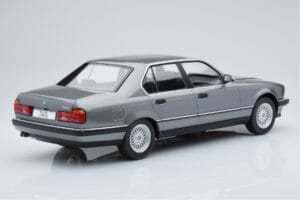 BMW 7 Series E32 740i Silver MCG 1:18 MCG18161 Diecast — photo 2 of 5