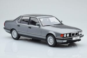 BMW 7 Series E32 740i Silver MCG 1:18 MCG18161 Diecast — photo 3 of 5
