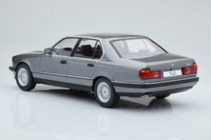 BMW 7 Series E32 740i Silver MCG 1:18 MCG18161 Diecast — photo 4 of 5