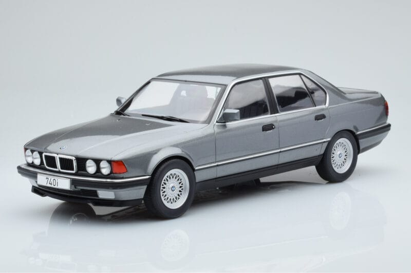 BMW 7 Series E32 740i Silver MCG 1:18 MCG18161 Diecast