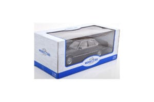BMW 750i E32 Black MCG 1:18 MCG18162 Diecast — photo 3 of 3