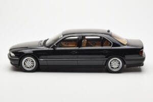 BMW 750iL E38 Black Otto 1:18 OT609 Resin — photo 3 of 6