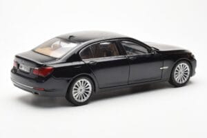 BMW 750Li F02 Facelift Carbon Black Kyosho 1:18 08784BK Diecast — photo 3 of 8