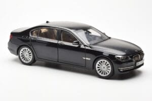 BMW 750Li F02 Facelift Carbon Black Kyosho 1:18 08784BK Diecast — photo 6 of 8