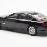 BMW 750Li F02 Facelift Carbon Black Kyosho 1:18 - image 7 of 8