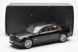 BMW 750Li F02 Facelift Carbon Black Kyosho 1:18 08784BK Diecast — photo 8 of 8