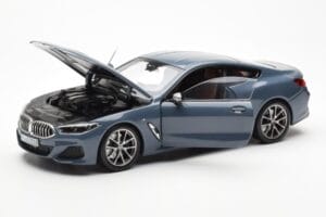 BMW 850i G15 Barcelona Blue Metallic Norev 1:18 80432450995 Diecast — photo 2 of 8