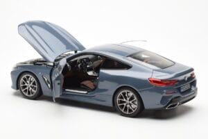 BMW 850i G15 Barcelona Blue Metallic Norev 1:18 80432450995 Diecast — photo 5 of 8
