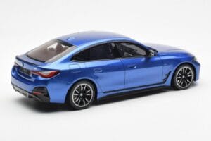 BMW i4 M50 G26 Blue Otto 1:18 OT453 Resin — photo 2 of 6