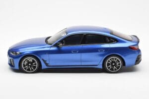 BMW i4 M50 G26 Blue Otto 1:18 OT453 Resin — photo 3 of 6