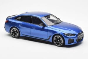 BMW i4 M50 G26 Blue Otto 1:18 OT453 Resin — photo 4 of 6