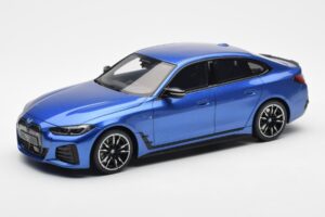 BMW i4 M50 G26 Blue Otto 1:18 OT453