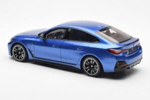 BMW i4 M50 G26 Blue Otto 1:18 OT453 Resin — photo 5 of 6