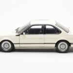 BMW M635 CSi E24 White Dealer Edition AUTOart 1:18 - image 4 of 8