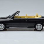 BMW M3 E30 Cabriolet Black Otto 1:18 - image 3 of 6