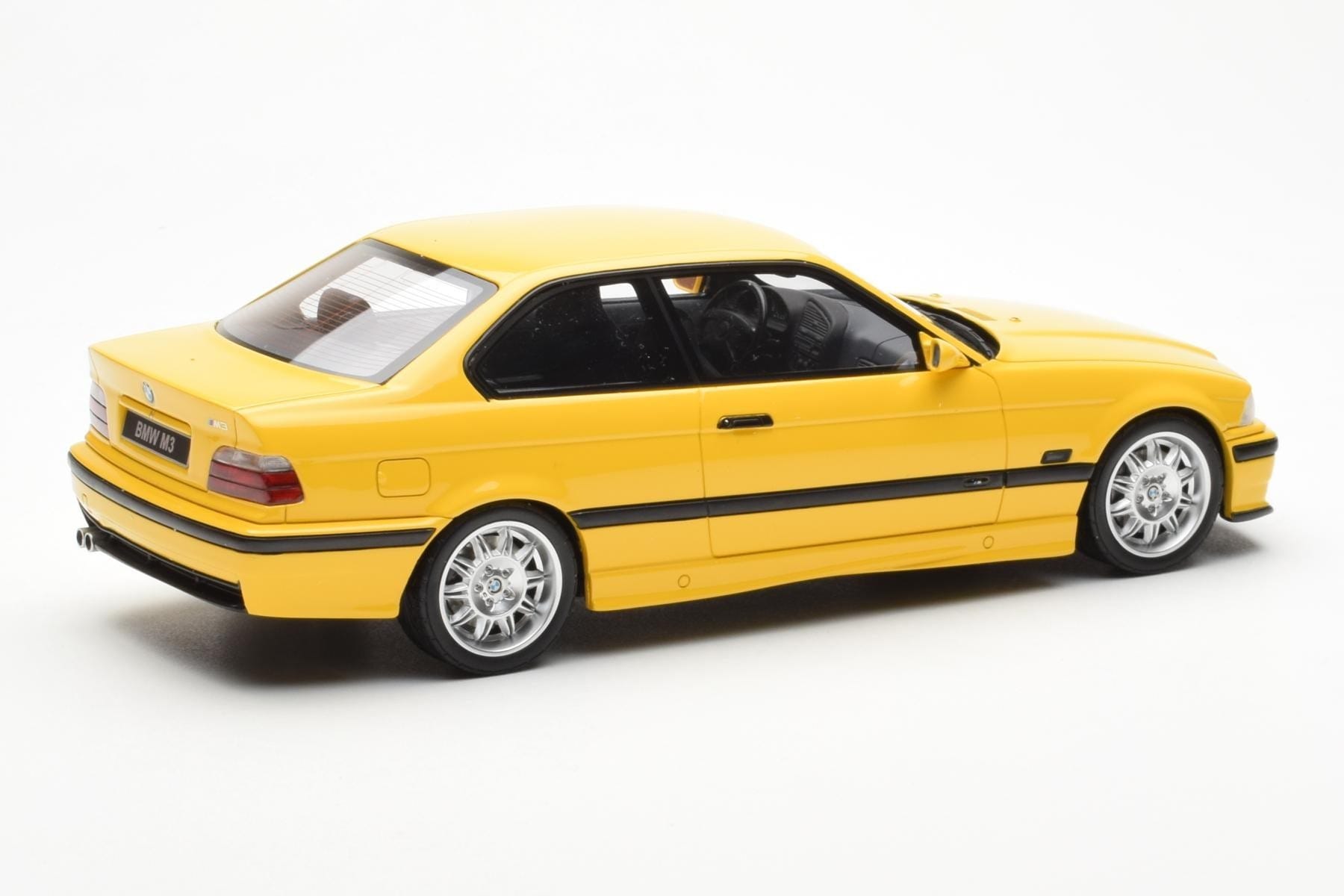 BMW M3 E36 Yellow Otto 1:18 OT666 Resin — photo 2 of 6
